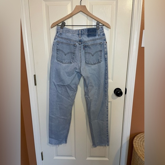 Levi’s Relaxed Fit Tapered Leg Jeans - Picture 7 of 9